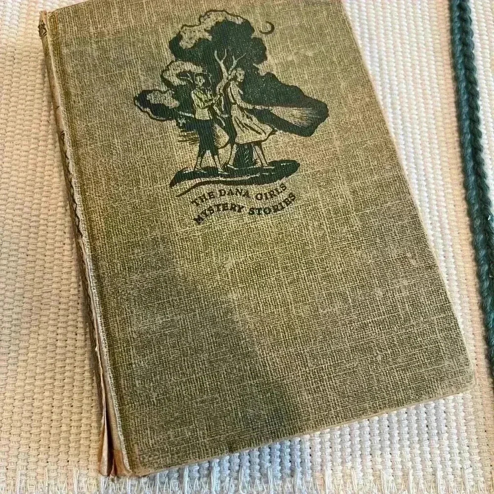 The Dana Girls mystery stories The Clue of the Black Flower, 1956 vintage book